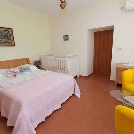 In Belgrad 39403 Vila *