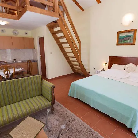 In Belgrad 39403 וילה Baretici