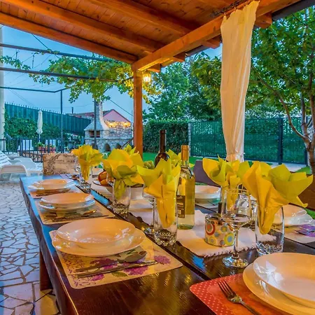 Vila In Belgrad 39403 *
