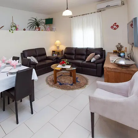 In Belgrad 39403 וילה Baretici