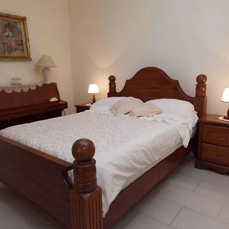 In Belgrad 39403 * Baretici