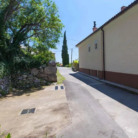 In Belgrad 39403 וילה Baretici